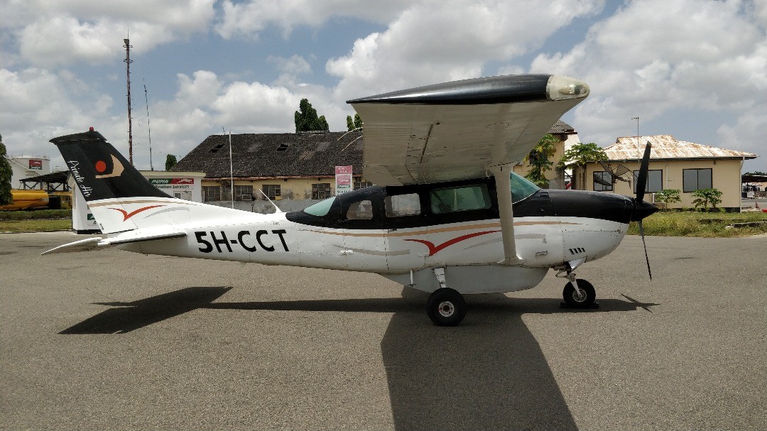 Cessna 206 фото